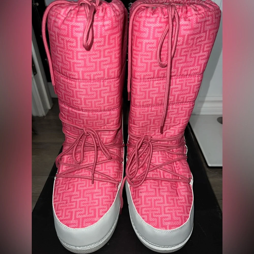 Boots - Picture 2 of 3